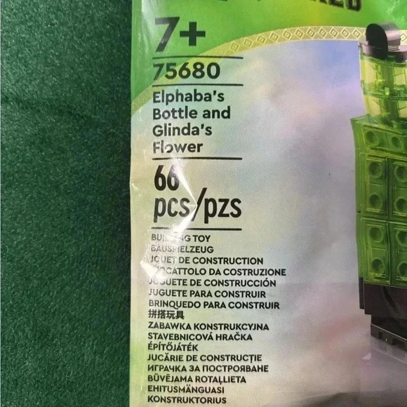 Wicked AMC Early Screening Special Edition Set Elphaba’s Bottle Glinda’s Flower - Picture 3 of 4